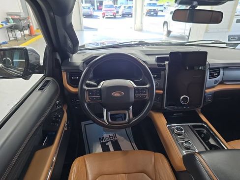 Used 2023 Ford Expedition Platinum AWD/4WD image 12