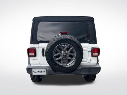 Used 2024 Jeep Wrangler Unlimited Sport AWD/4WD image 5