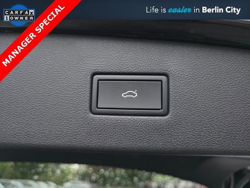 Used 2024 Volkswagen Tiguan SE image 11