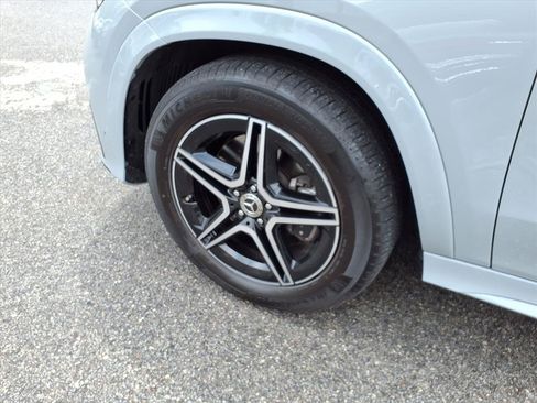 Used 2024 Mercedes-Benz GLE 450 4MATIC image 9