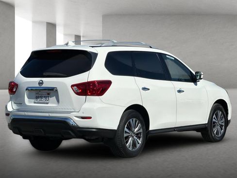 Used 2020 Nissan Pathfinder S FWD image 4