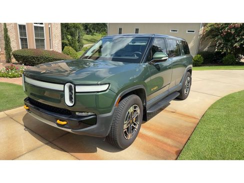Used 2023 Rivian R1S Adventure AWD/4WD image 1