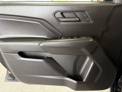 Used 2024 Chevrolet Colorado W/T image 12
