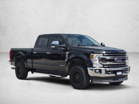 Used 2022 Ford F250 XLT w/ XLT Premium Package AWD/4WD image 3
