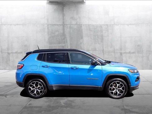 Used 2025 Jeep Compass Limited AWD/4WD image 5