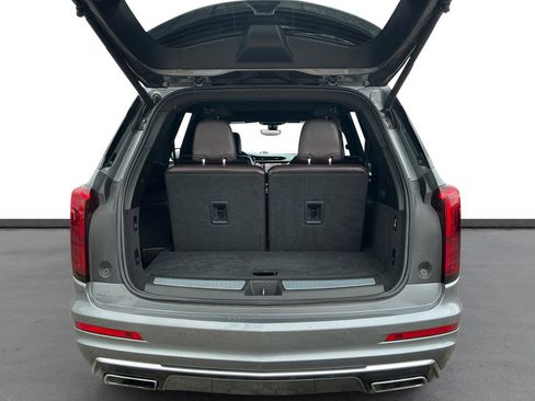 Used 2022 Cadillac XT6 Premium Luxury w/ Technology Package FWD image 24