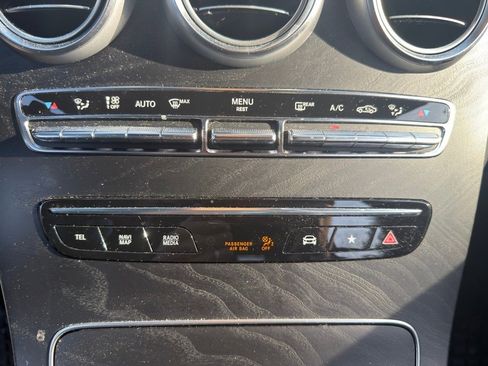 Used 2020 Mercedes-Benz GLC 300 4MATIC image 25