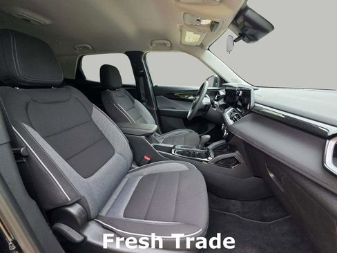 Used 2025 Chevrolet TrailBlazer LT image 10