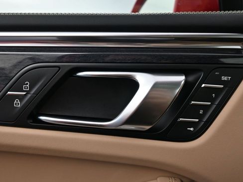 New 2026 Porsche Macan image 18