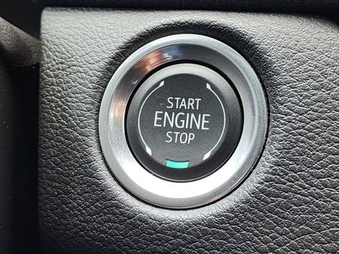 Used 2025 Cadillac XT4 Premium Luxury FWD image 34
