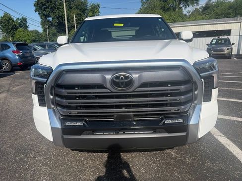 Used 2026 Toyota Tundra Limited AWD/4WD image 2
