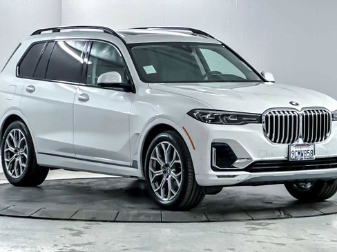 Used 2022 BMW X7 xDrive40i w/ Premium Package image 9