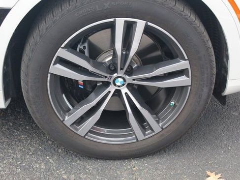 Used 2025 BMW X7 xDrive40i w/ Executive Package image 14