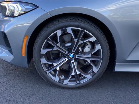 Used 2025 BMW 330i xDrive Sedan w/ M Sport Package image 11