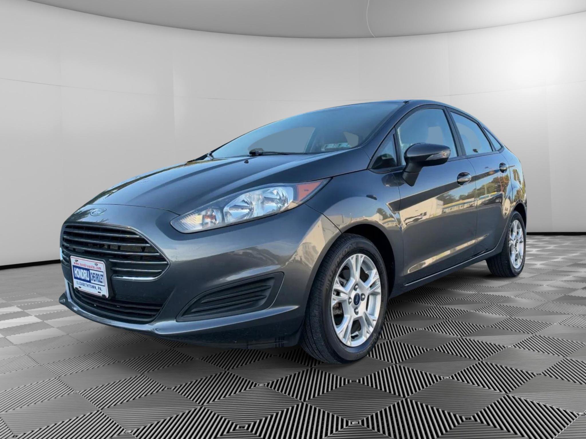 Used 2016 Ford Fiesta SE w/ Cold Weather Package FWD image 1