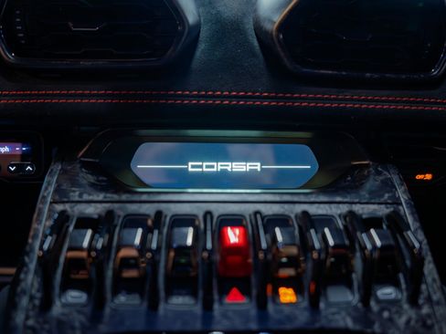 Used 2018 Lamborghini Huracan Performante image 27