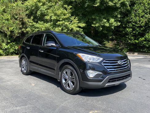 Used 2016 Hyundai Santa Fe SE w/ Option Group 03 FWD image 2