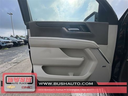 New 2025 GMC Yukon Denali w/ Sun & Power Step Package image 23