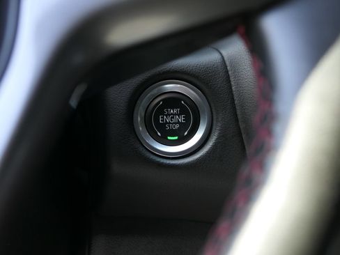 Used 2024 Chevrolet Suburban RST RWD image 15