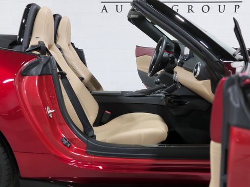 Used 2019 MAZDA MX-5 Miata Grand Touring w/ Appearance Package image 44