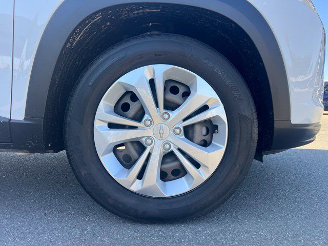Used 2024 Chevrolet Trax LS FWD image 4
