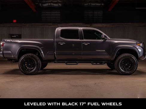 Used 2023 Toyota Tacoma TRD Sport w/ TRD Premium Sport Package AWD/4WD image 10