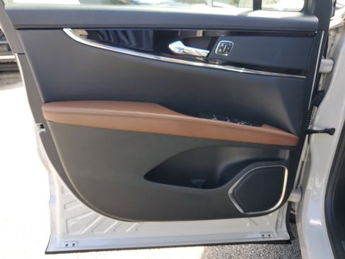 Certified 2022 Lincoln Nautilus Reserve image 16