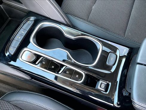 Used 2022 Buick Envision Preferred image 38