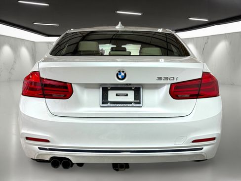 Used 2018 BMW 330i 330i w/ Convenience Package image 9