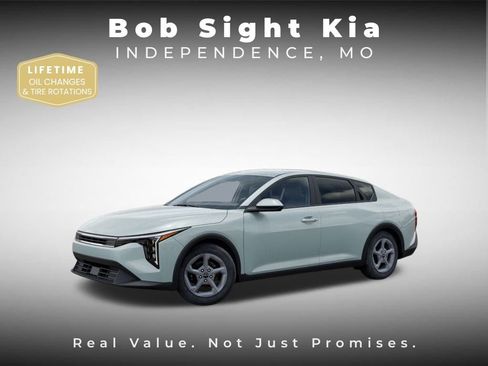 New 2025 Kia K4 FWD image 3