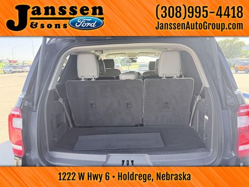 Used 2020 Ford Expedition XLT w/ Equipment Group 202A RWD image 11
