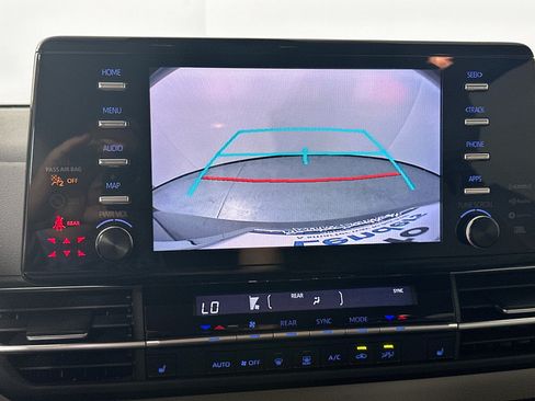 Used 2022 Toyota Sienna XLE w/ XLE Plus Package FWD image 14