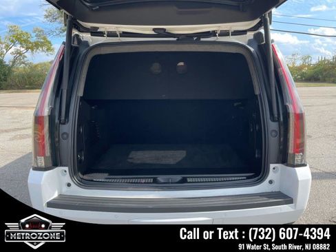 Used 2016 Cadillac Escalade 2WD image 26