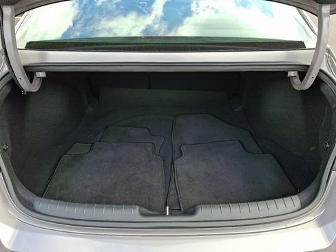 Certified 2023 Hyundai Elantra Limited FWD image 31