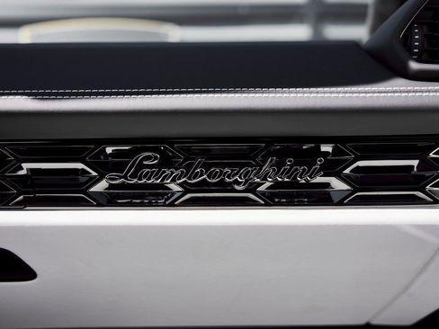 Used 2024 Lamborghini Huracan EVO AWD/4WD image 43