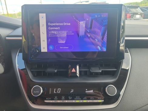 Used 2025 Toyota Corolla LE FWD image 14