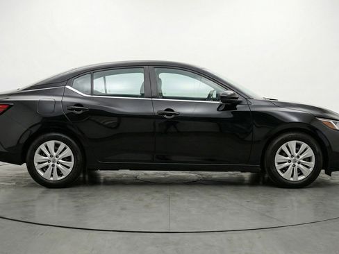 Used 2025 Nissan Sentra S FWD image 11