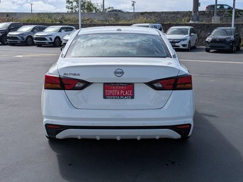 Used 2025 Nissan Altima 2.5 SV image 9