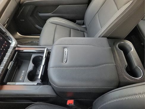 Used 2025 GMC Yukon Denali w/ Sun & Power Step Package AWD/4WD image 20