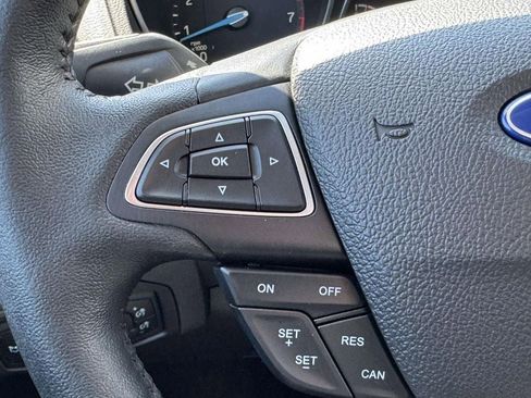 Used 2016 Ford Focus SE w/ SE Cold Weather Package FWD image 22