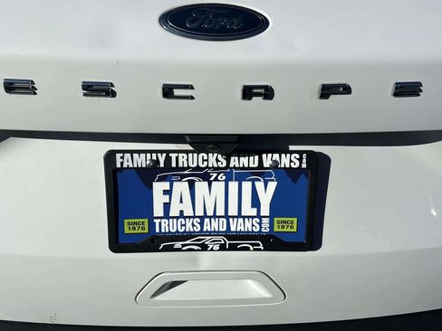 Used 2020 Ford Escape SE image 20