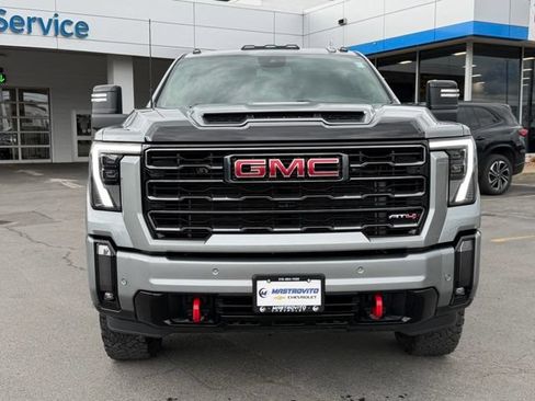 Used 2024 GMC Sierra 2500 AT4 w/ AT4 Preferred Package AWD/4WD image 3
