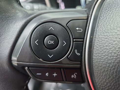 Used 2025 Toyota Corolla Cross XLE AWD/4WD image 15