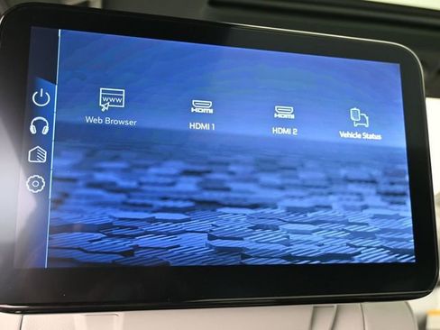 New 2025 Chevrolet Suburban Premier image 28