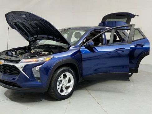 Certified 2024 Chevrolet Trax LS w/ LS Convenience Package image 9