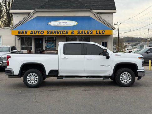 Used 2024 Chevrolet Silverado 2500 LT image 1