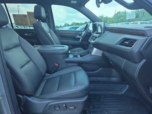 Used 2022 Chevrolet Tahoe Z71 w/ Luxury Package AWD/4WD image 33