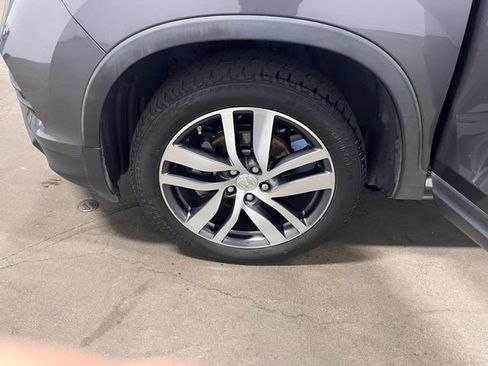 Used 2017 Honda Pilot Touring image 29