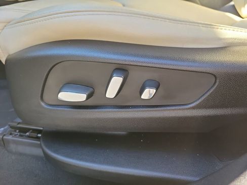 Used 2018 Cadillac XT5 Luxury w/ Driver Awareness Package image 21