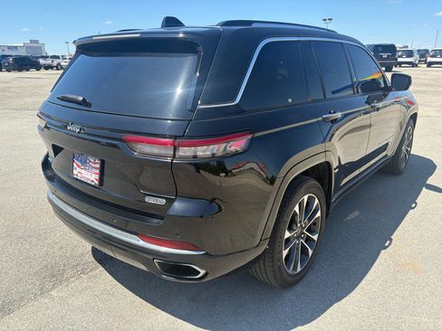 Used 2023 Jeep Grand Cherokee Overland AWD/4WD image 3